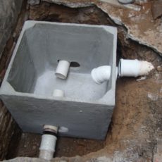 Desentupimento de Caixa de Esgoto no Goupoúva